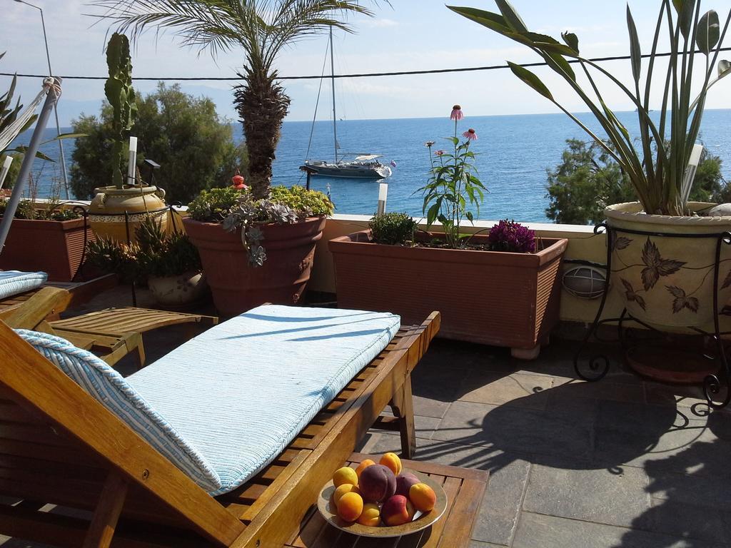 Diamante Beachfront Suites Xylokastro Bilik gambar